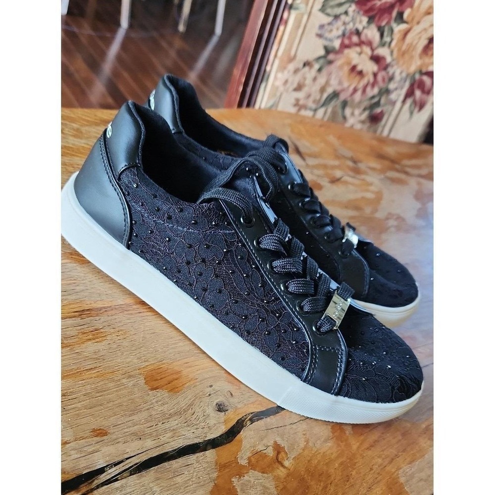 Bebe Chiara sz 7.5 sneakers embellished lace black